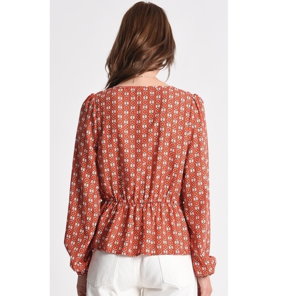 Molly Bracken red Long Sleeve Mosaic Printed Top - size large - Picture 2 of 11